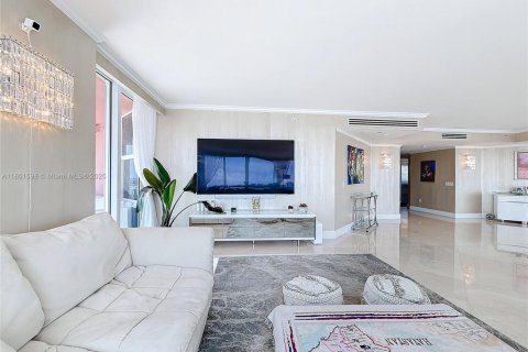 Condominio en venta en Aventura, Florida, 4 dormitorios, 379.04 m2 № 1697637 - foto 9