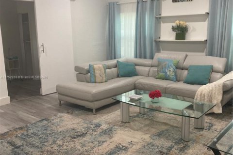 Купить коммерческую недвижимость в Уэст-Палм-Бич, Флорида 315.87м2, № 1501079 - фото 14