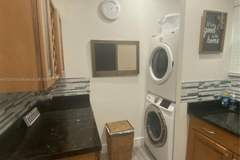 Купить коммерческую недвижимость в Уэст-Палм-Бич, Флорида 315.87м2, № 1501079 - фото 13