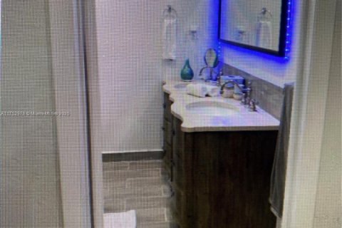 Купить коммерческую недвижимость в Уэст-Палм-Бич, Флорида 315.87м2, № 1501079 - фото 29