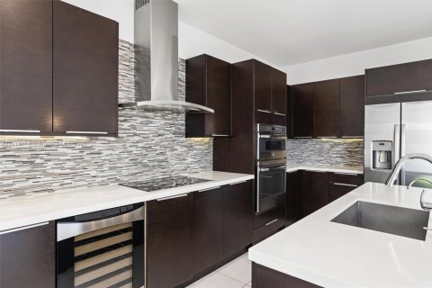 Adosado en venta en Doral, Florida, 3 dormitorios, 204.38 m2 № 1958513 - foto 9