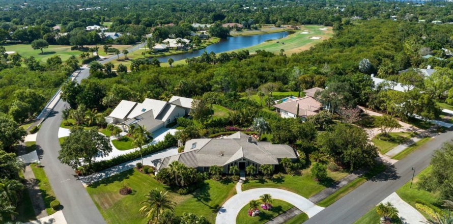 Casa en Palm City, Florida 3 dormitorios, 324.6 m2 № 1151537