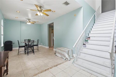 Villa ou maison à vendre à Sorrento, Floride: 6 chambres, 453.73 m2 № 2218230 - photo 8