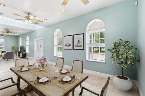 Villa ou maison à vendre à Sorrento, Floride: 6 chambres, 453.73 m2 № 2218230 - photo 7