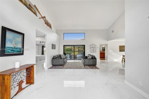 House in Davie, Florida 4 bedrooms, 230.58 sq.m. № 1986666 - photo 10