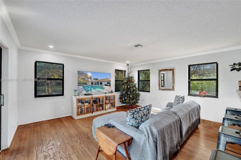 House in Davie, Florida 4 bedrooms, 230.58 sq.m. № 1986666 - photo 22