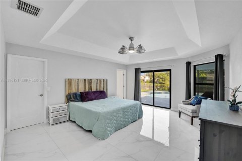 House in Davie, Florida 4 bedrooms, 230.58 sq.m. № 1986666 - photo 26