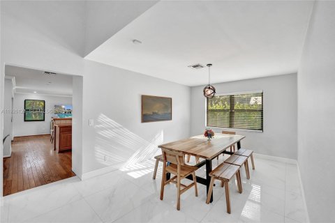 House in Davie, Florida 4 bedrooms, 230.58 sq.m. № 1986666 - photo 14