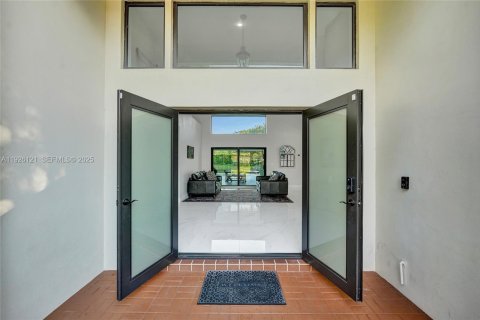 House in Davie, Florida 4 bedrooms, 230.58 sq.m. № 1986666 - photo 9