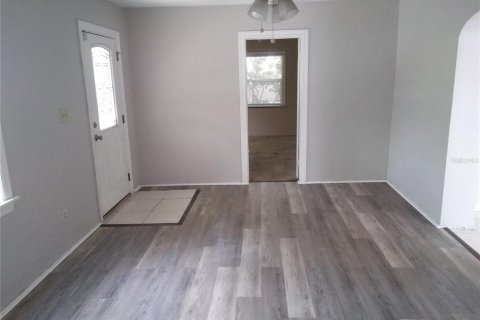 Casa en alquiler en Saint Petersburg, Florida, 3 dormitorios, 103.96 m2 № 1791843 - foto 3