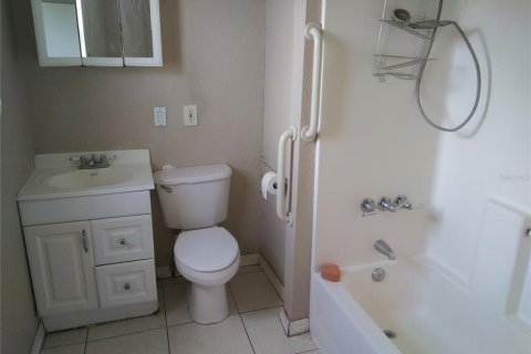 Casa en alquiler en Saint Petersburg, Florida, 3 dormitorios, 103.96 m2 № 1791843 - foto 21