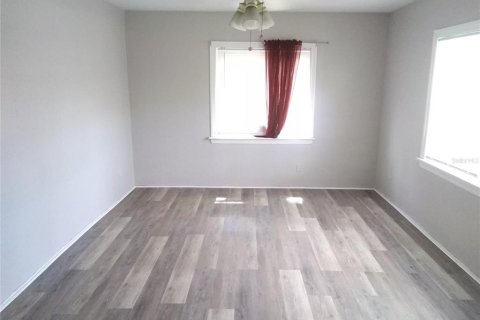 Casa en alquiler en Saint Petersburg, Florida, 3 dormitorios, 103.96 m2 № 1791843 - foto 2