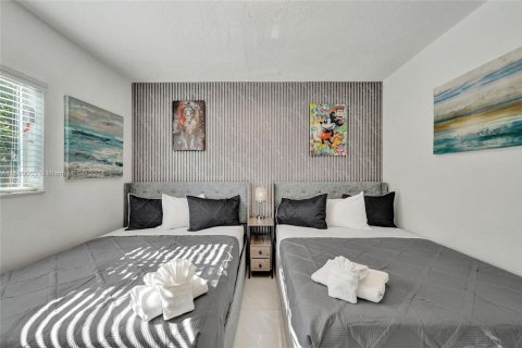 House in Dania Beach, Florida 5 bedrooms, 185.8 sq.m. № 1964449 - photo 28