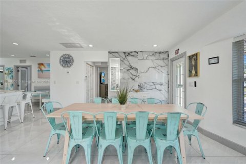 House in Dania Beach, Florida 5 bedrooms, 185.8 sq.m. № 1964449 - photo 14