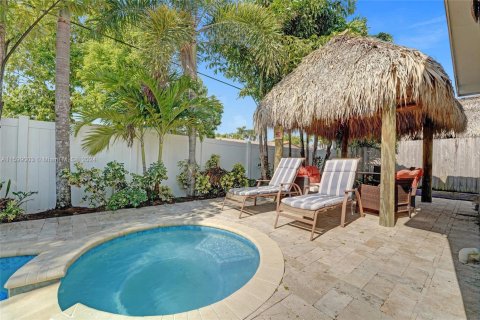 House in Dania Beach, Florida 5 bedrooms, 185.8 sq.m. № 1964449 - photo 7