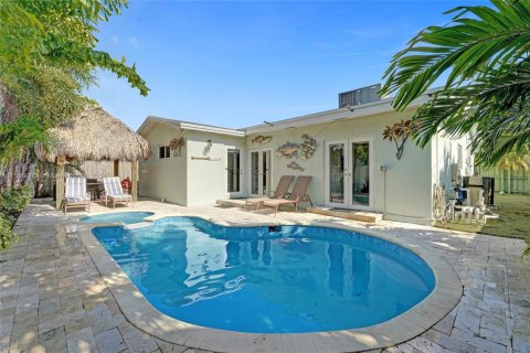 House in Dania Beach, Florida 5 bedrooms, 185.8 sq.m. № 1964449