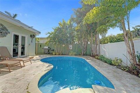 House in Dania Beach, Florida 5 bedrooms, 185.8 sq.m. № 1964449 - photo 4