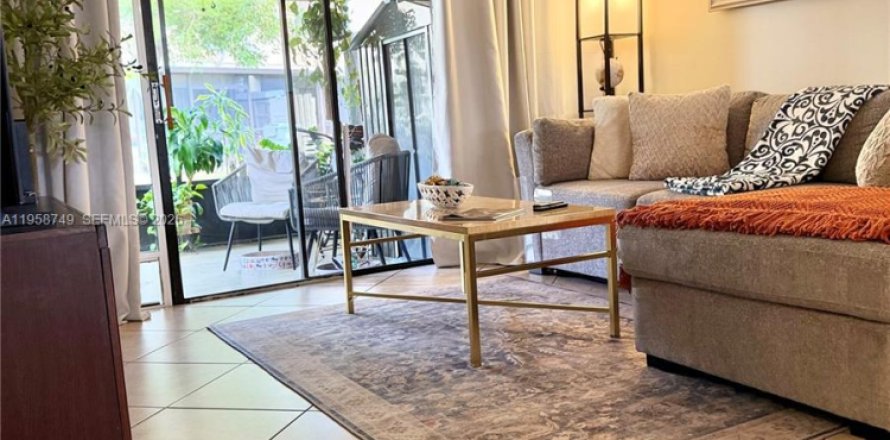 Дом в Помпано-Бич, Флорида 2 спальни № 2018056