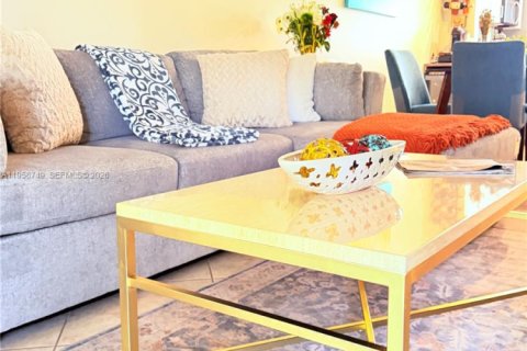 Снять в аренду виллу или дом в Помпано-Бич, Флорида 2 спальни, № 2018056 - фото 25