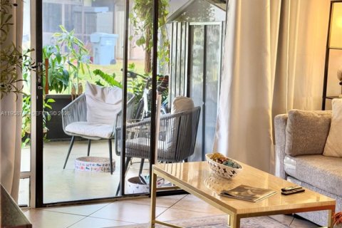 Снять в аренду виллу или дом в Помпано-Бич, Флорида 2 спальни, № 2018056 - фото 2