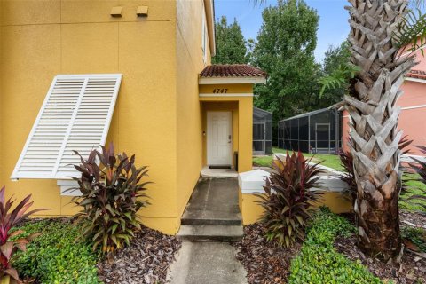 Touwnhouse à vendre à Kissimmee, Floride: 4 chambres, 151.99 m2 № 2406383 - photo 3