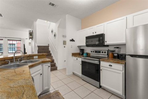 Touwnhouse à vendre à Kissimmee, Floride: 4 chambres, 151.99 m2 № 2406383 - photo 13