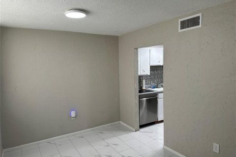 Copropriété à louer à Clearwater, Floride: 1 chambre, 97.36 m2 № 2150550 - photo 3