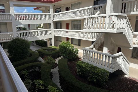 Copropriété à louer à Clearwater, Floride: 1 chambre, 97.36 m2 № 2150550 - photo 2