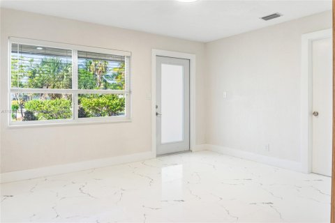 House in Pompano Beach, Florida 3 bedrooms, 86.77 sq.m. № 1806436 - photo 16