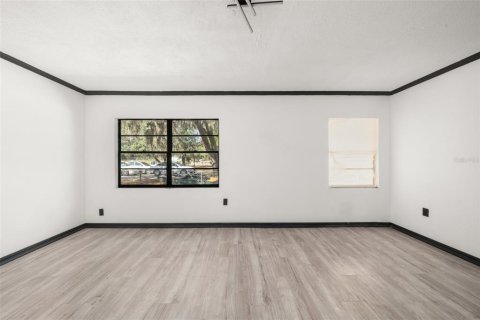 House in Sebring, Florida 3 bedrooms, 91.79 sq.m. № 2112196 - photo 4