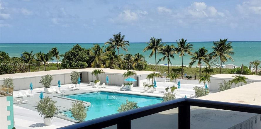 Condo in Miami Beach, Florida, 2 bedrooms  № 1872034