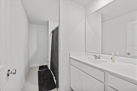 House in St. Lucie, Florida 5 bedrooms, 216.09 sq.m. № 2305140 - photo 29