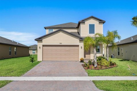 House in St. Lucie, Florida 5 bedrooms, 216.09 sq.m. № 2305140 - photo 2