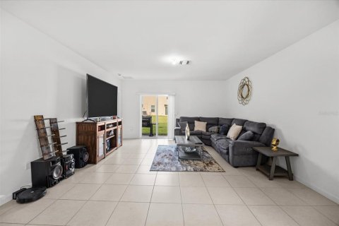 House in St. Lucie, Florida 5 bedrooms, 216.09 sq.m. № 2305140 - photo 14