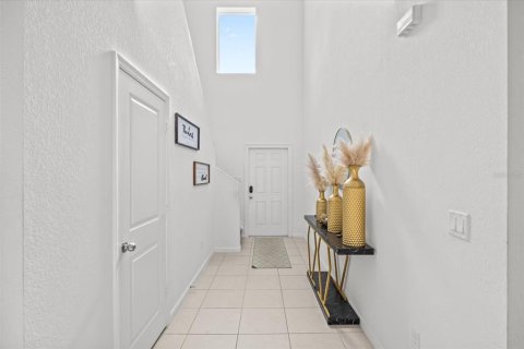 House in St. Lucie, Florida 5 bedrooms, 216.09 sq.m. № 2305140 - photo 6