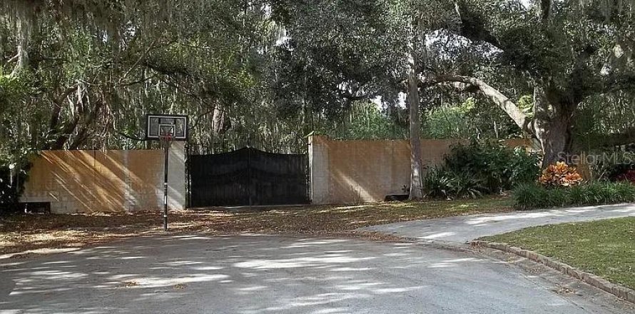 Land in Kissimmee, Florida № 1427746