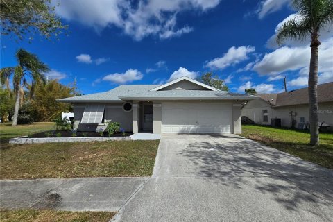 House in Sarasota, Florida 2 bedrooms, 96.25 sq.m. № 1717726 - photo 1