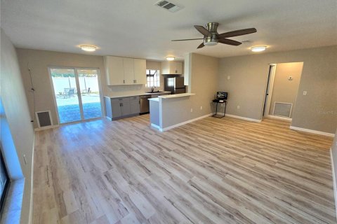 House in Sarasota, Florida 2 bedrooms, 96.25 sq.m. № 1717726 - photo 28