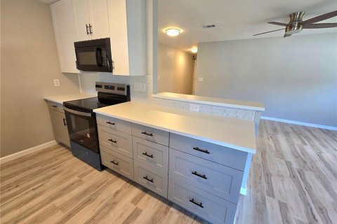House in Sarasota, Florida 2 bedrooms, 96.25 sq.m. № 1717726 - photo 5