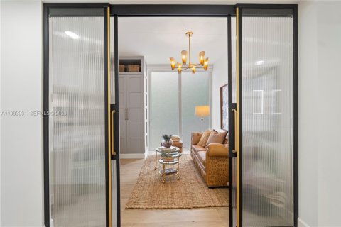 Купить кондоминиум в Корал-Гейблс, Флорида 3 спальни, 142.23м2, № 2048438 - фото 11