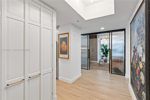 Купить кондоминиум в Корал-Гейблс, Флорида 3 спальни, 142.23м2, № 2048438 - фото 12