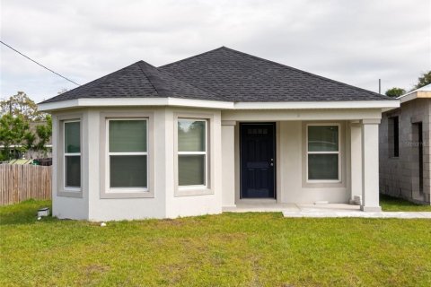 House in Ocala, Florida 3 bedrooms, 134.71 sq.m. № 2100030