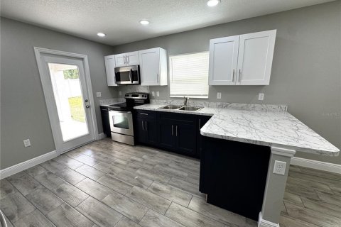 House in Ocala, Florida 3 bedrooms, 134.71 sq.m. № 2100030 - photo 5