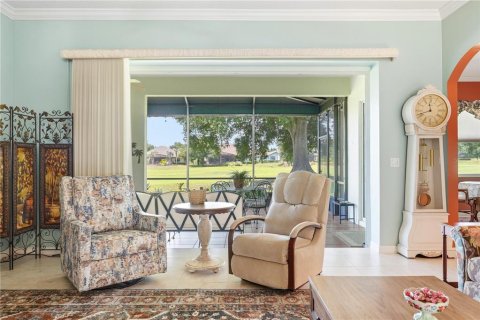 House in Lady Lake, Florida 3 bedrooms, 206.99 sq.m. № 2203290 - photo 5