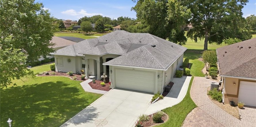 House in Lady Lake, Florida 3 bedrooms, 206.99 sq.m. № 2203290