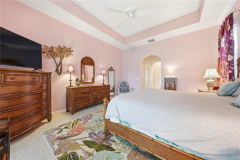 House in Lady Lake, Florida 3 bedrooms, 206.99 sq.m. № 2203290 - photo 10