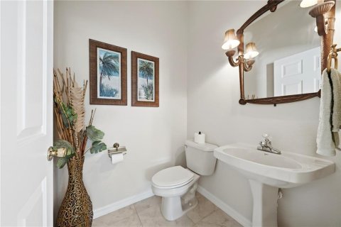 House in Lady Lake, Florida 3 bedrooms, 206.99 sq.m. № 2203290 - photo 24