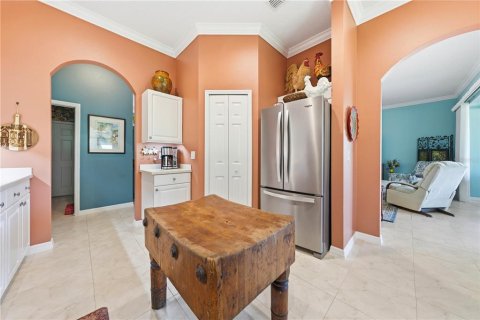 House in Lady Lake, Florida 3 bedrooms, 206.99 sq.m. № 2203290 - photo 7