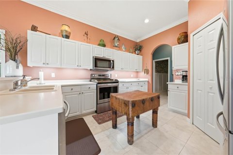 House in Lady Lake, Florida 3 bedrooms, 206.99 sq.m. № 2203290 - photo 6