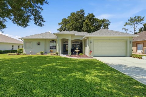 House in Lady Lake, Florida 3 bedrooms, 206.99 sq.m. № 2203290 - photo 2